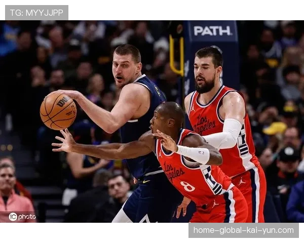 豪斯替补出场贡献28分5助攻 快船终场前压哨三分偏出惊险取胜